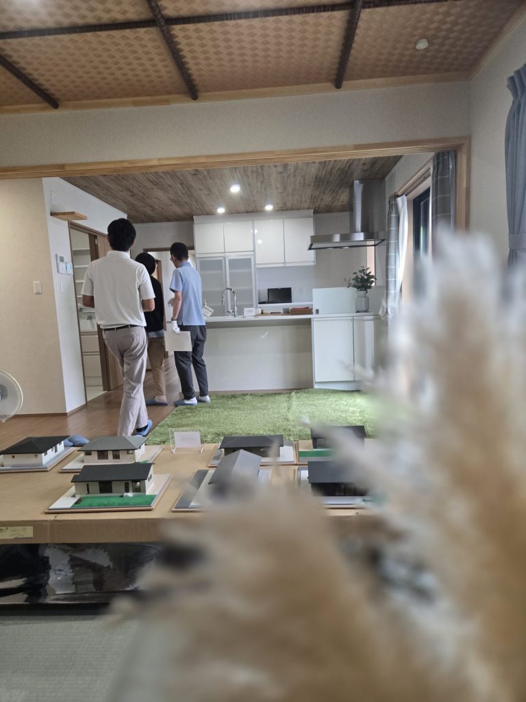 見学会2日目。